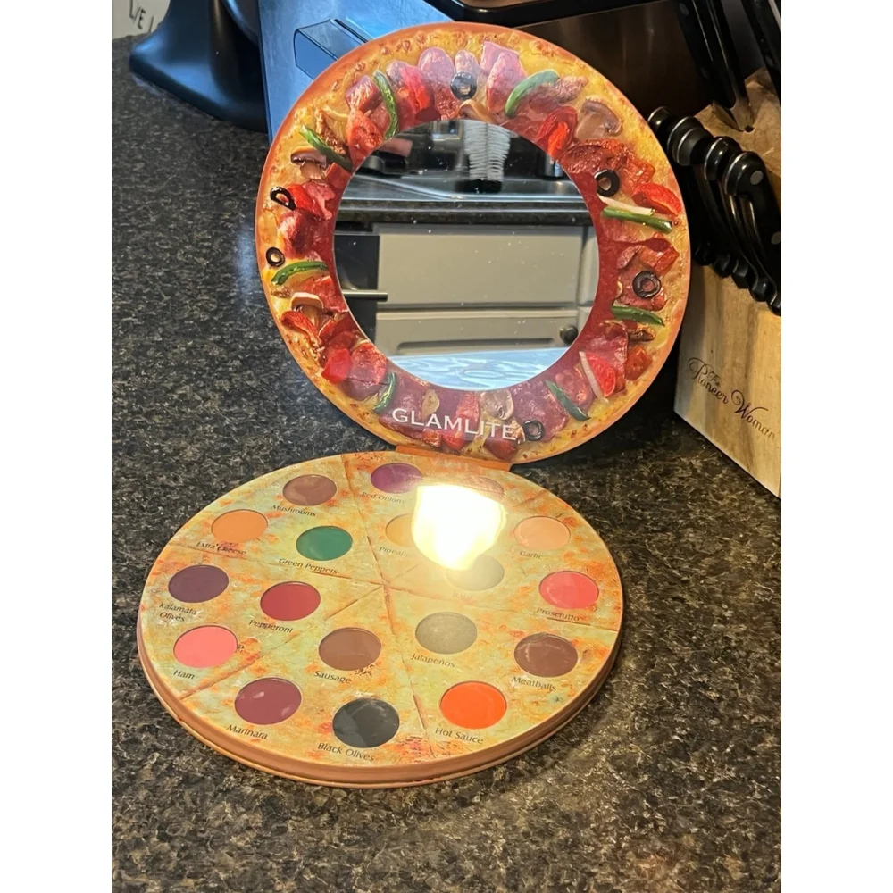 New Glamlite Cosmetics Pizza Makeup Palette! 18 Shades Eyeshadow Palette